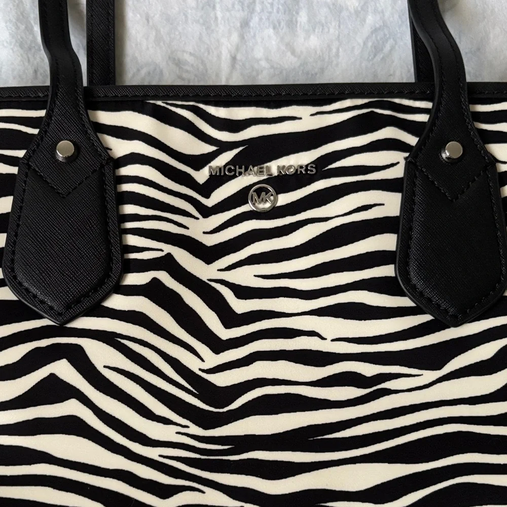 Michael Kors Zebra print Tote Bag - Picture 2 of 5